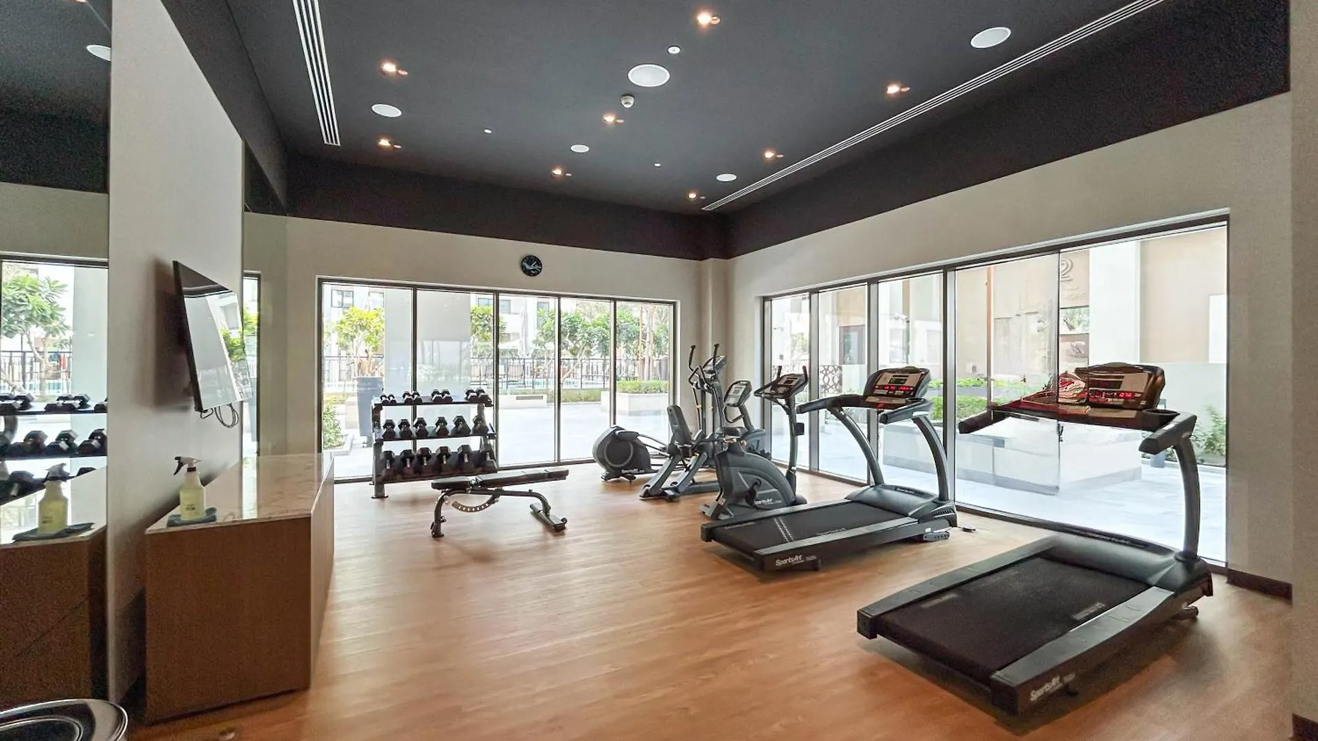 Creek Home With Private Terrace & Direct Pool Access Dubai Lägenhet